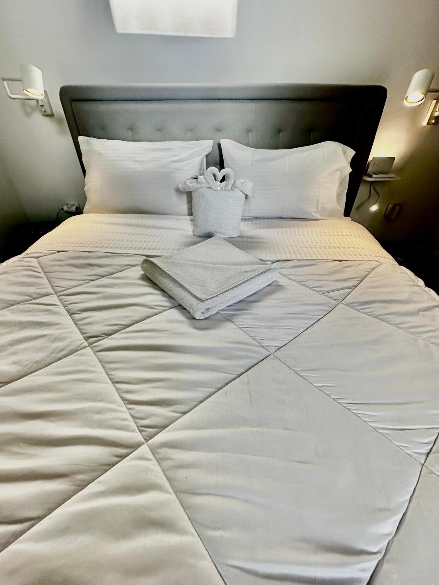 Travelers Luxury Suites, Studios & Apartments Corfu  Eksteriør bilde