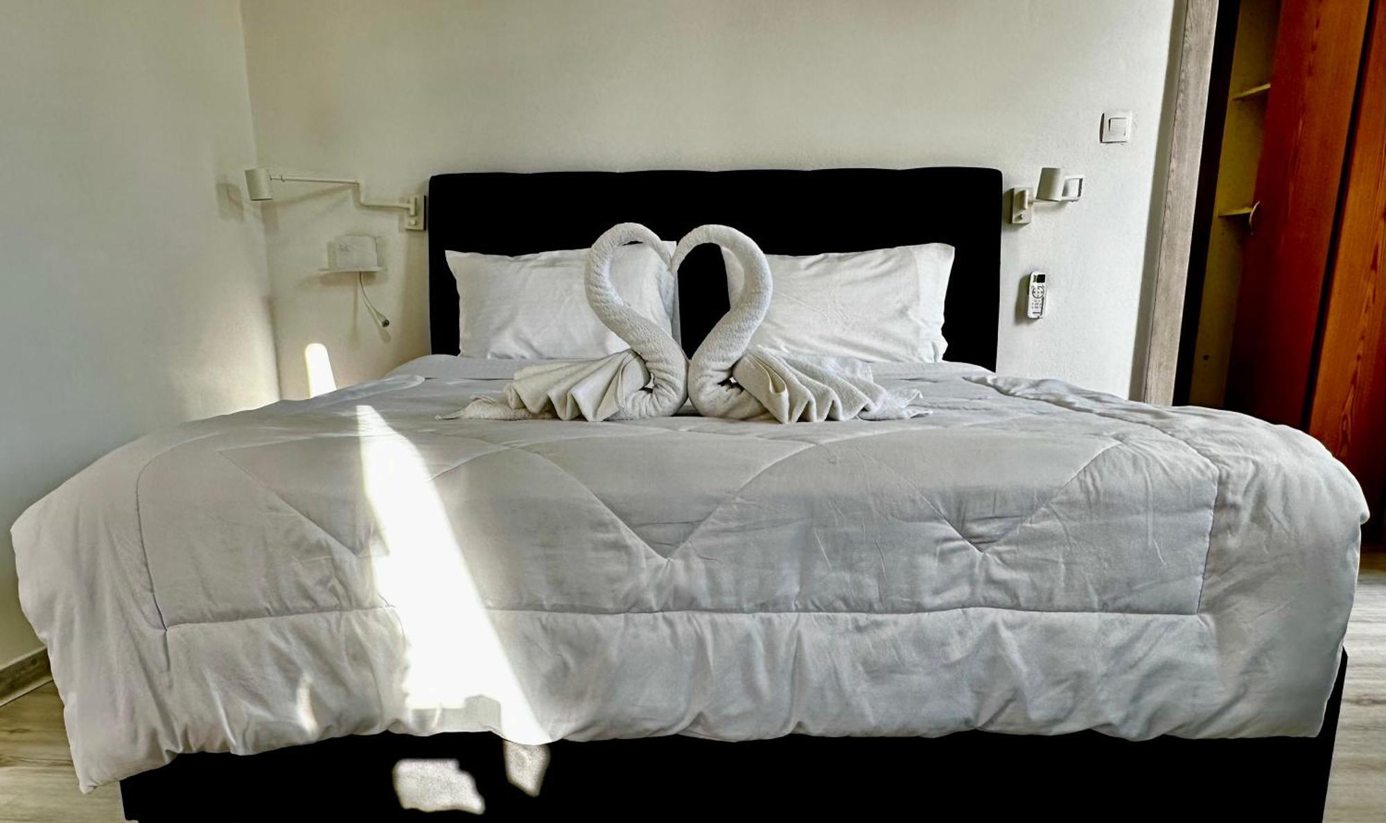 Travelers Luxury Suites, Studios & Apartments Corfu  Eksteriør bilde