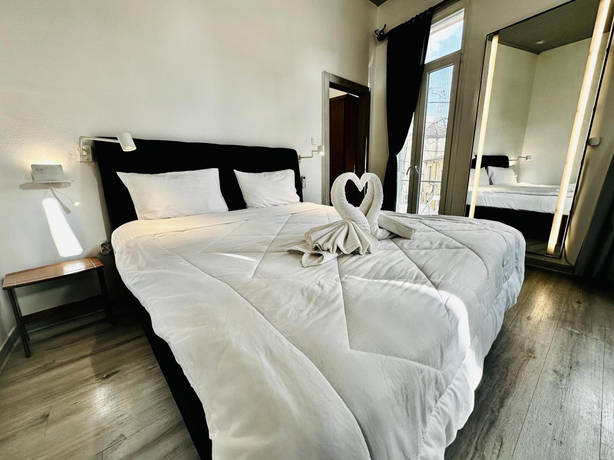 Travelers Luxury Suites, Studios & Apartments Corfu  Eksteriør bilde
