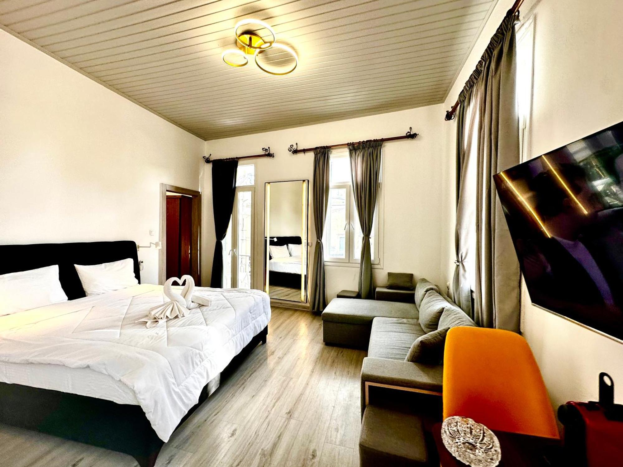 Travelers Luxury Suites, Studios & Apartments Corfu  Eksteriør bilde