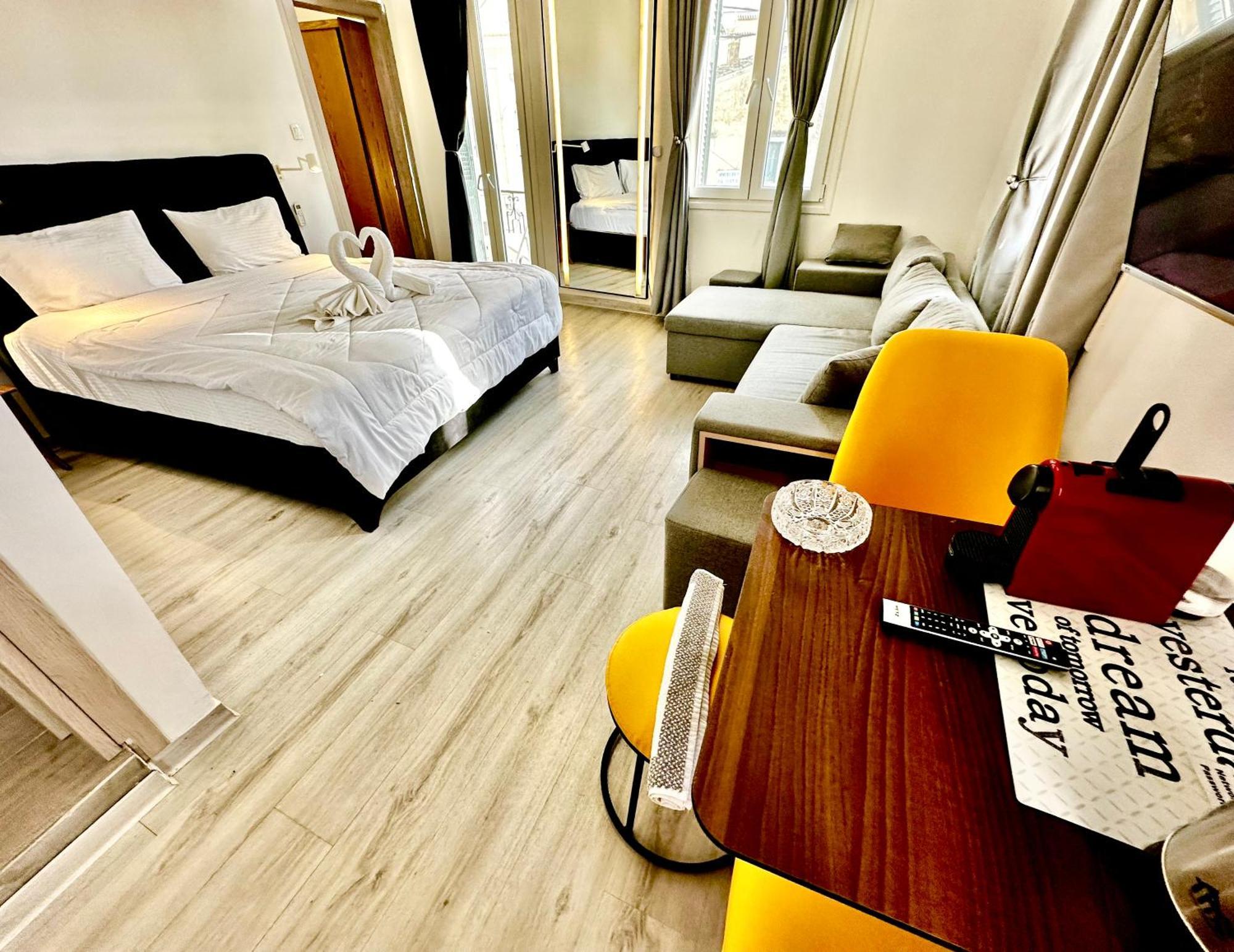 Travelers Luxury Suites, Studios & Apartments Corfu  Eksteriør bilde