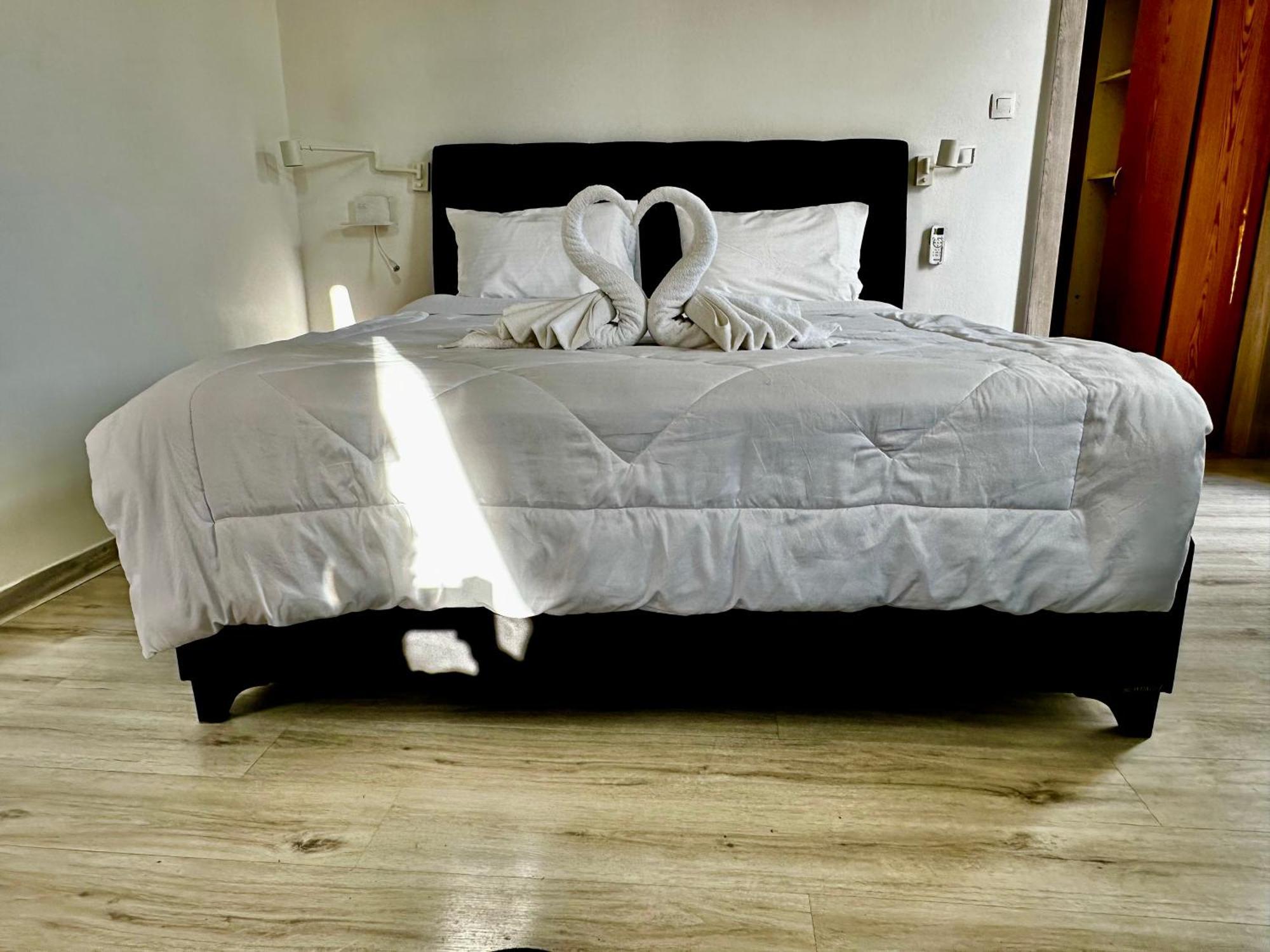 Travelers Luxury Suites, Studios & Apartments Corfu  Eksteriør bilde
