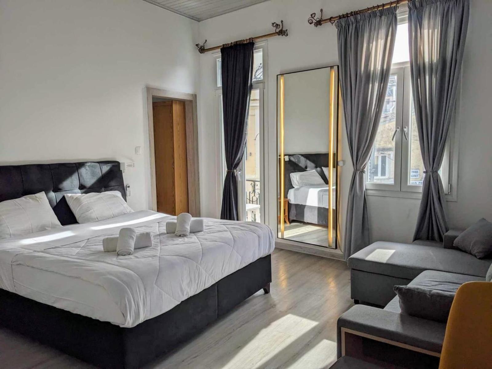 Travelers Luxury Suites, Studios & Apartments Corfu  Eksteriør bilde